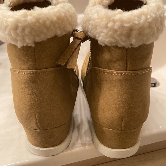 Style & Co Wedge Booties… Super cute and Comfy with a zipper on the inner side. - Picture 6 of 11